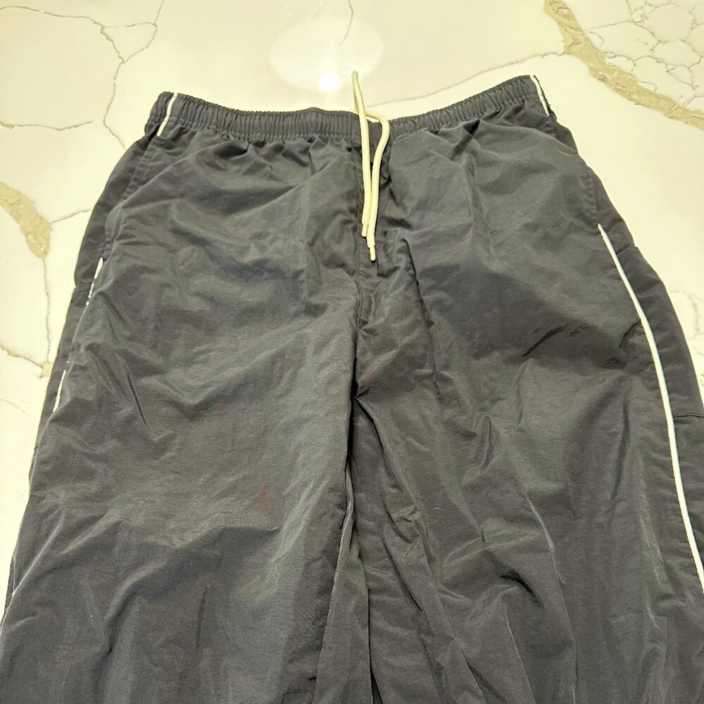 Urban Outfitters Men's Medium Windbreaker pants